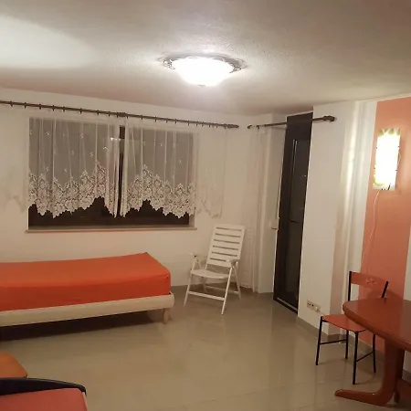 Apartament Weinstadt *